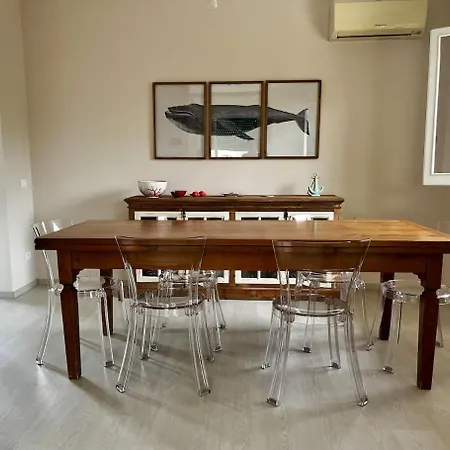 Stylish Beachside Escape In Marina di Pietrasanta